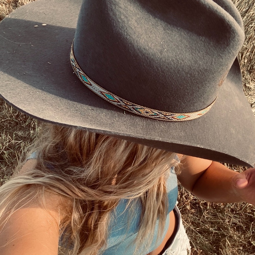 Charlie 1 Horse Run Away Grey